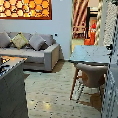 Konukevi Heljos Avlonya