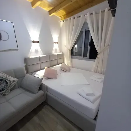 Heljos Konukevi Avlonya